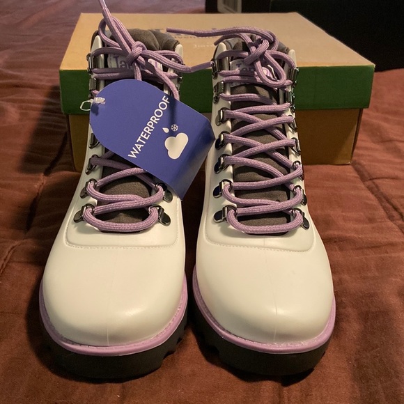 Waterproof Bootie by Jambi Brand. NWT! - Picture 14 of 16